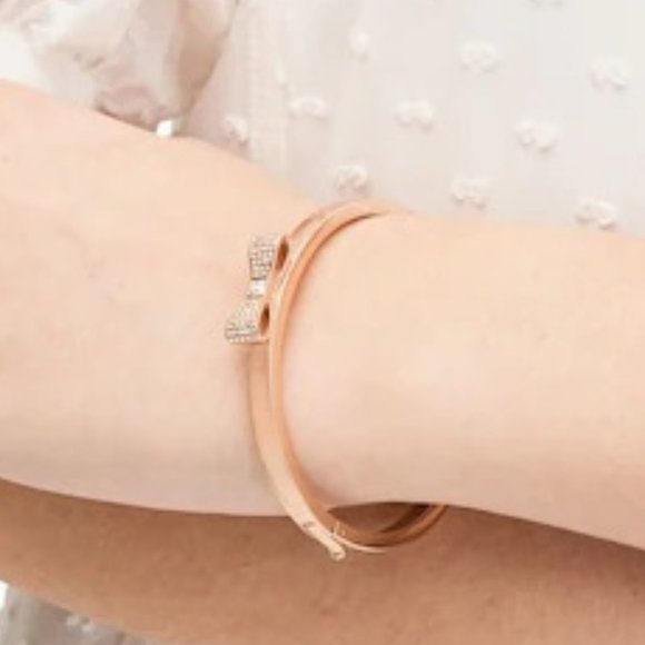 ♠️ Kate Spade ♠️️ " Ready Set Bow" Pave Bangle & Studs - Picture 10 of 13